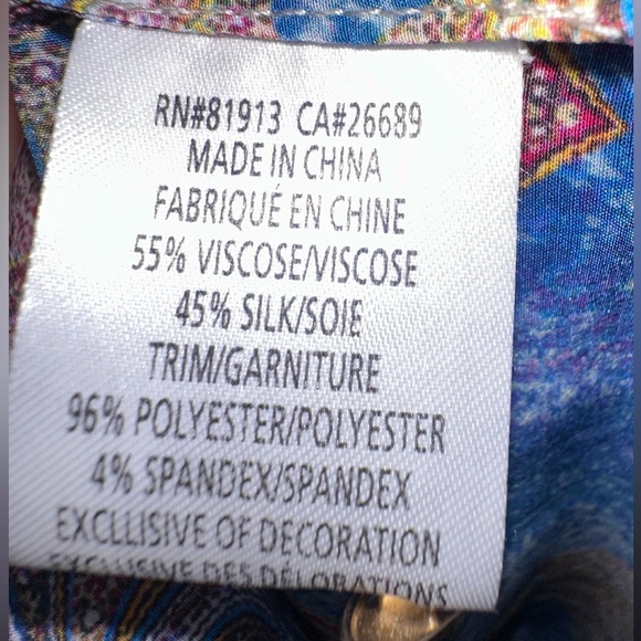 Robert Graham size XS (feels like Small /Medium) never worn. Perfect condition - Picture 3 of 5